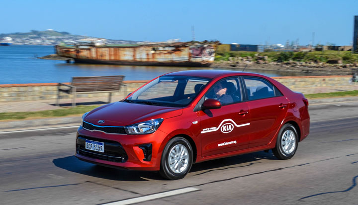 KIA SOLUTO PENSADO PARA CRECER CON LA  FAMILIA