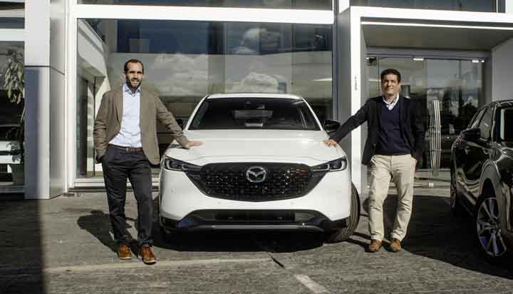 MAGNA REPRESENTANTE OFICIAL DE MAZDA