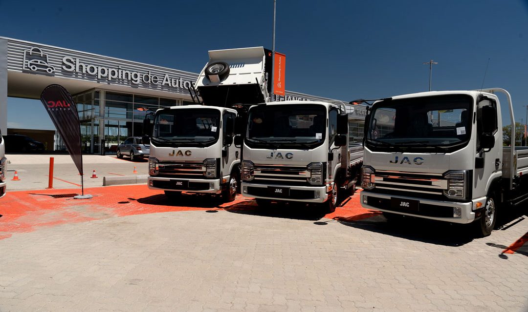 JAC suma 13 años como líder