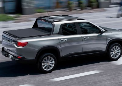 Frente de la nueva Chevrolet Montana 2026 en concesionario de Uruguay